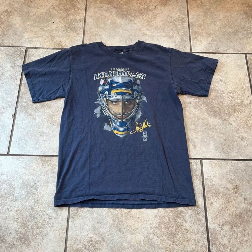 Vintage Ryan Miller Buffalo Sabres NHL Goalie Mask T-Shirt size M